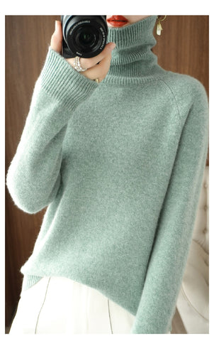 Women's Sweater with Turtleneck - Loose Fit - Long Sleeves
