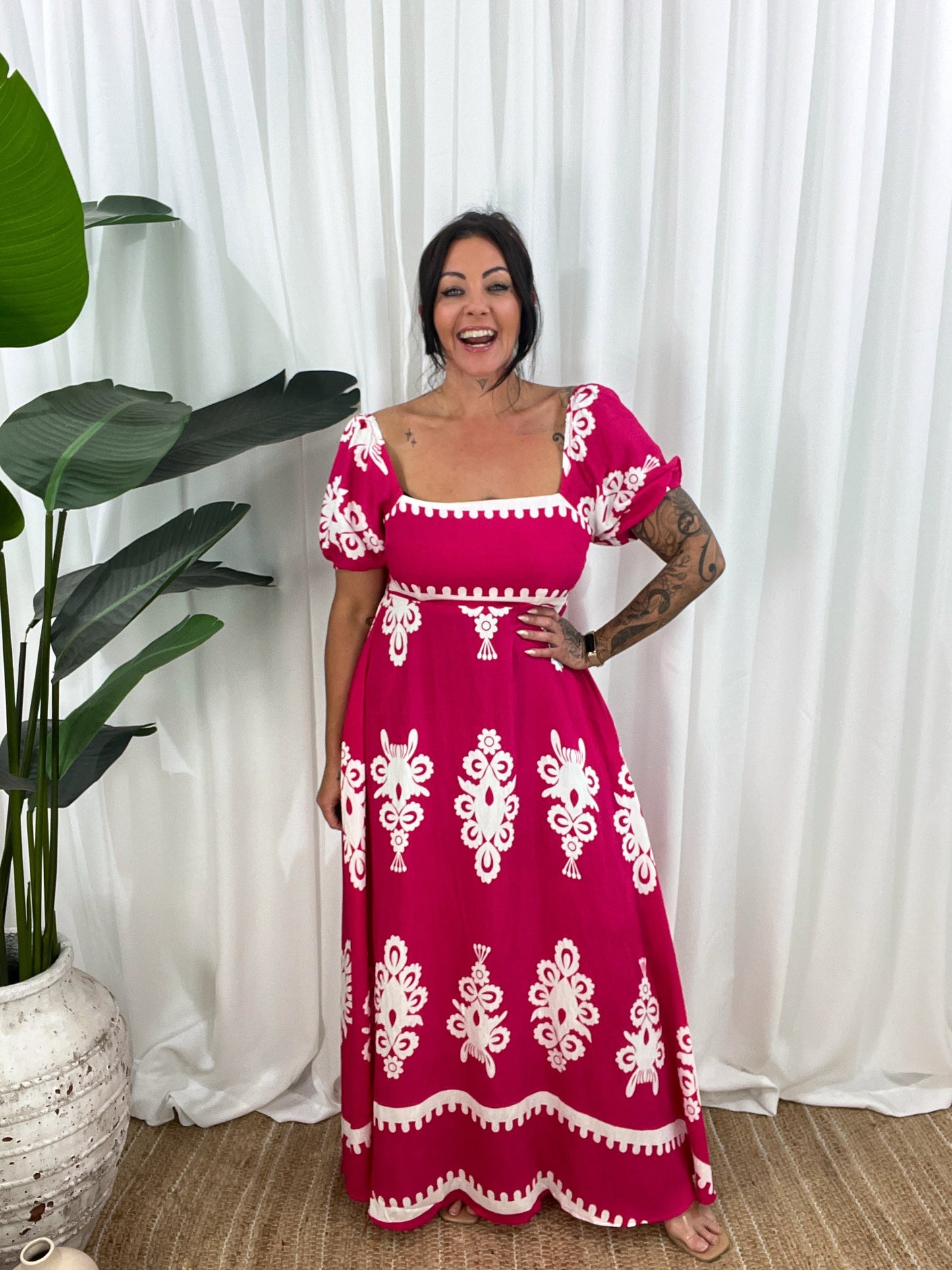 Dame Maxikjole - Off-Shoulder - Pufærmer - Flowy og Elegant Design