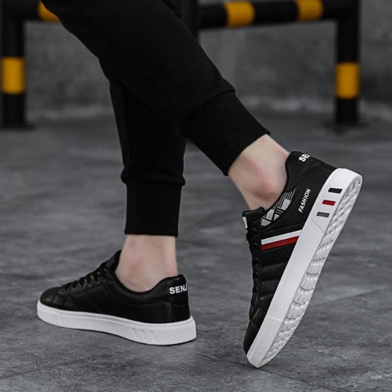 Men's Sneakers - Non-Slip Rubber Soles - Soft Lining - Classic Lace Closure