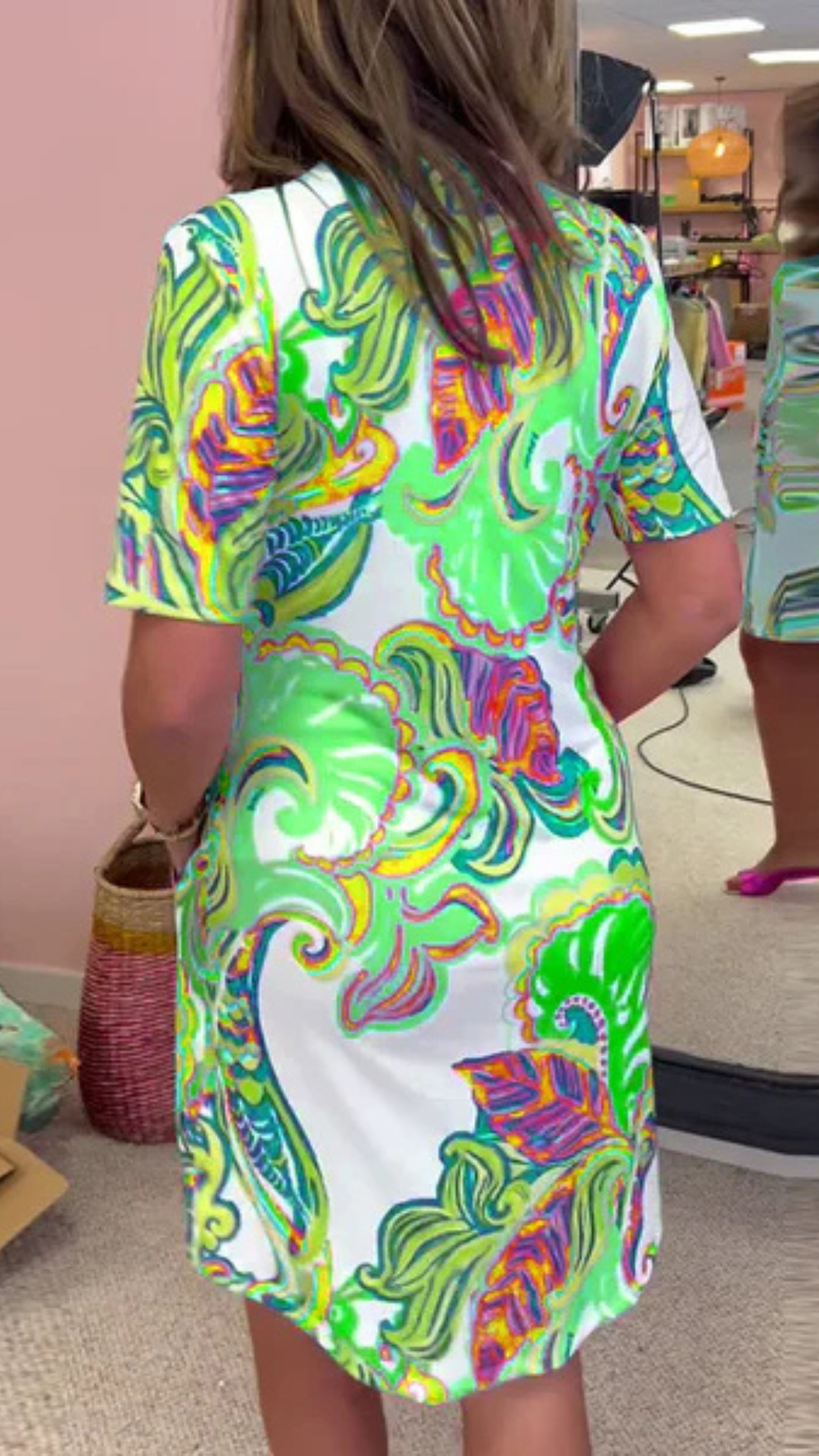 Women's Dress – Knee-Length – Relaxed Fit – Short Sleeve – Tropical Pattern – Pockets