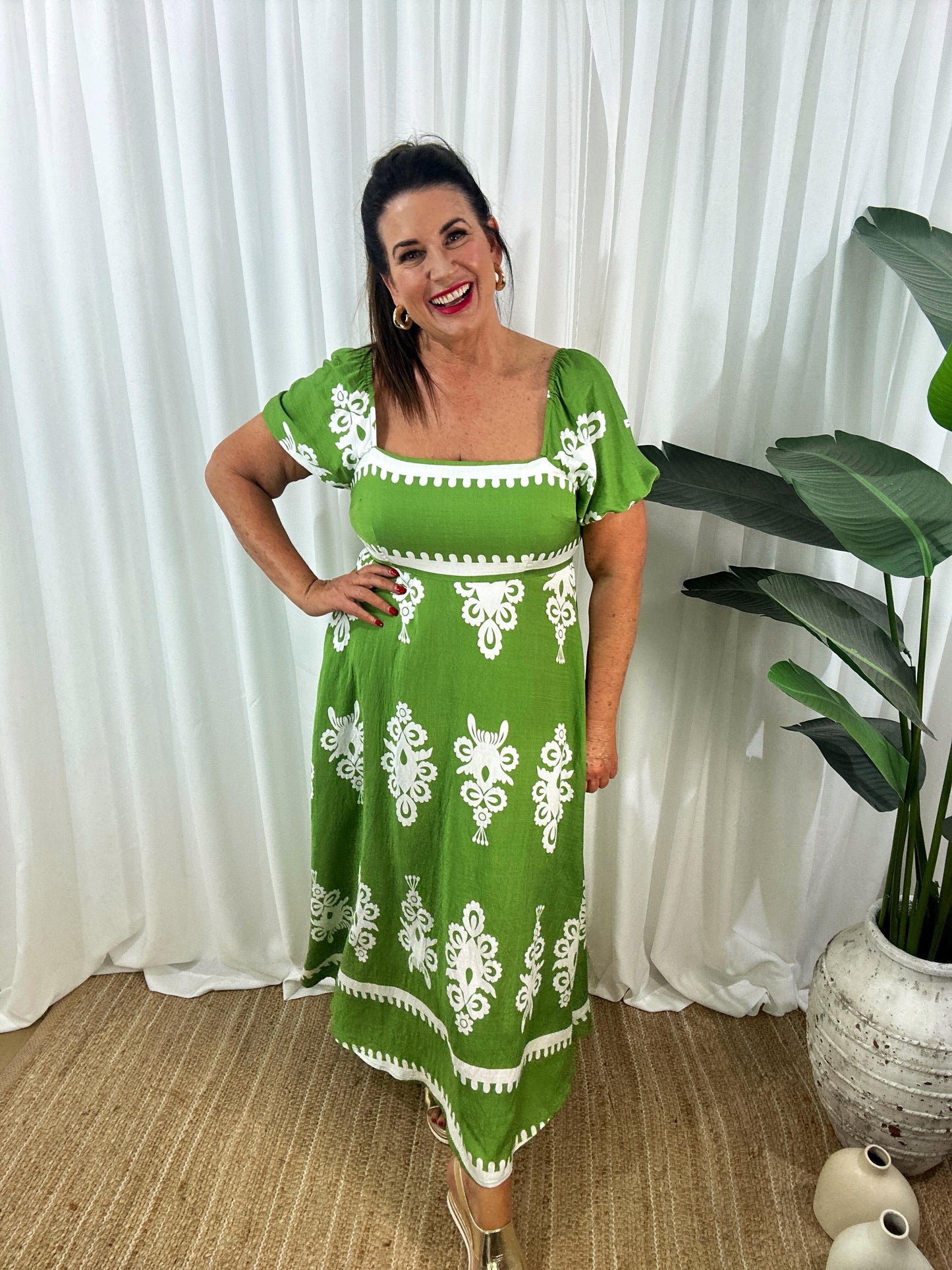 Dame Maxikjole - Off-Shoulder - Pufærmer - Flowy og Elegant Design