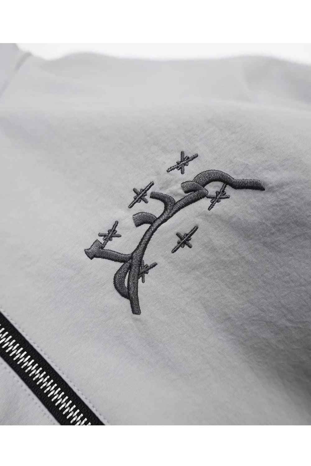 Men's Windbreaker - Hood & Zipper - Weather Resistant - Regular Fit - Elastic Cuffs