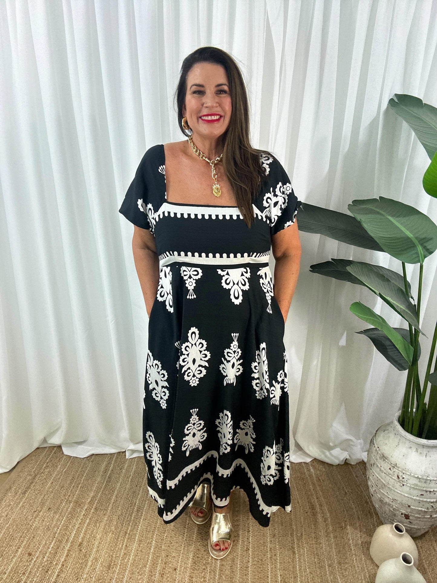 Dame Maxikjole - Off-Shoulder - Pufærmer - Flowy og Elegant Design