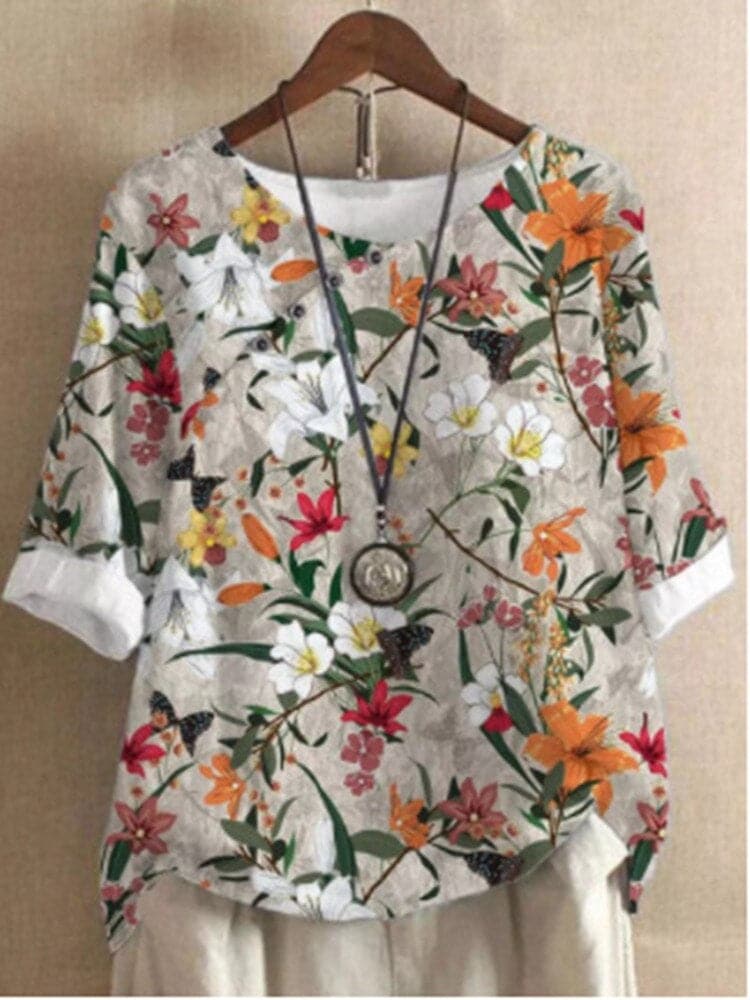 Women's Blouse - Floral Pattern - Relaxed Fit - Round Neck - Button Details