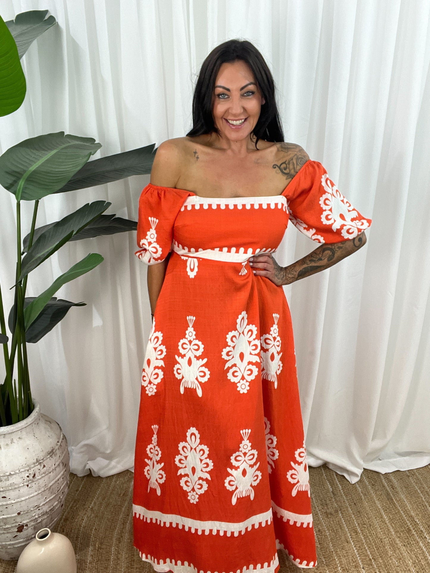 Dame Maxikjole - Off-Shoulder - Pufærmer - Flowy og Elegant Design
