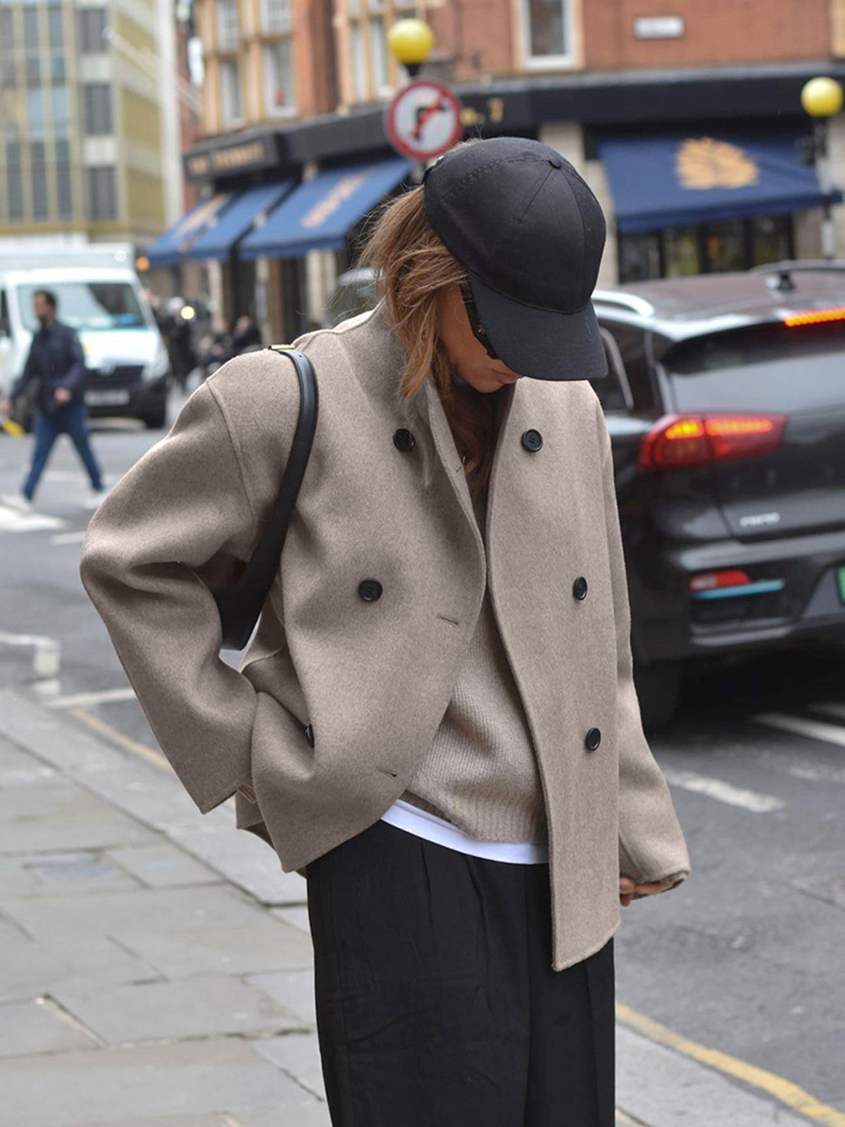 Women's Jacket in Wool – Structured Fit – Hip-Length – Double-Breasted Button Closure