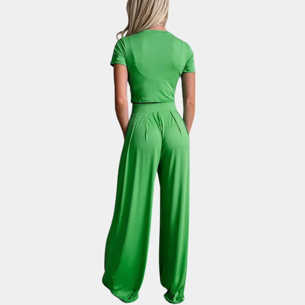 Women's Two-Piece Set - Cropped Short-Sleeved Top & High-Waisted Wide Pants - Elegant Look
