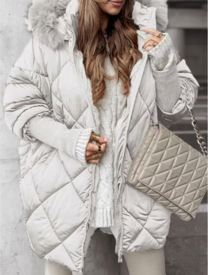 Women’s Puffer Coat - Synthetic - Quilted Diamond Pattern - Faux Fur Trim Hood