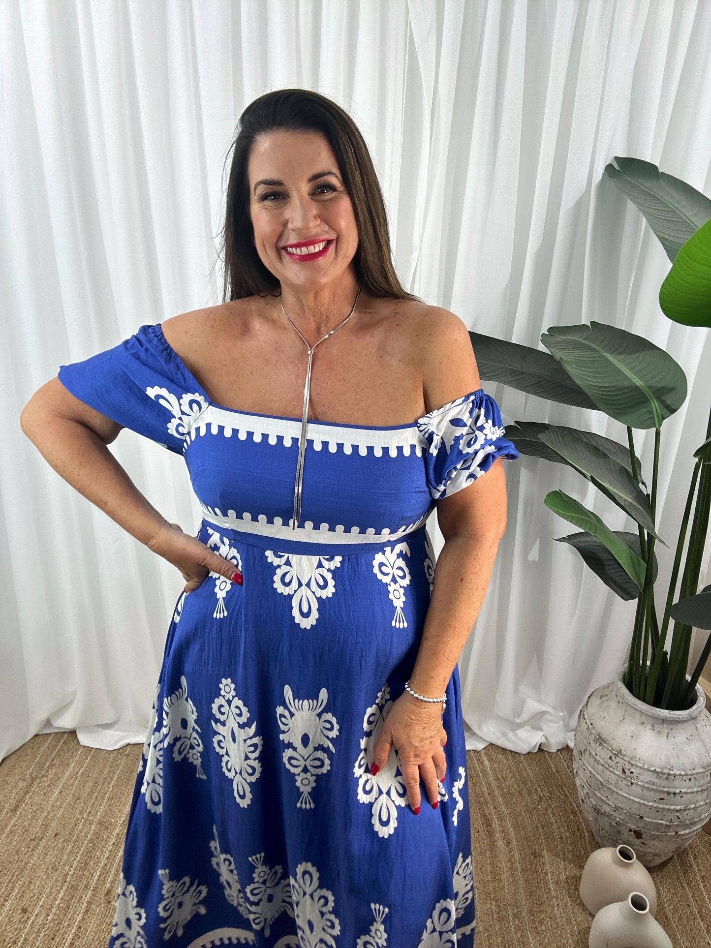 Dame Maxikjole - Off-Shoulder - Pufærmer - Flowy og Elegant Design