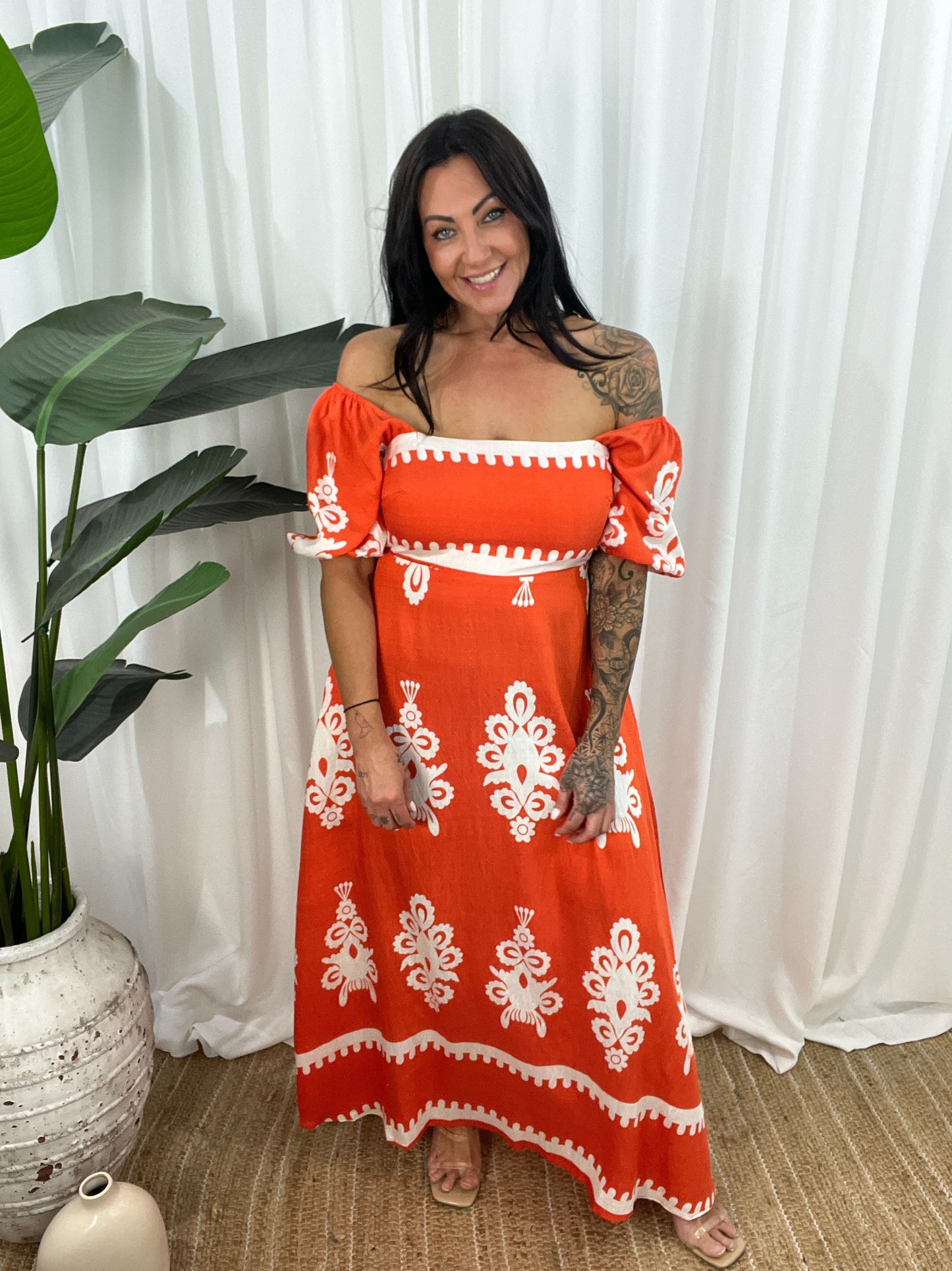 Dame Maxikjole - Off-Shoulder - Pufærmer - Flowy og Elegant Design