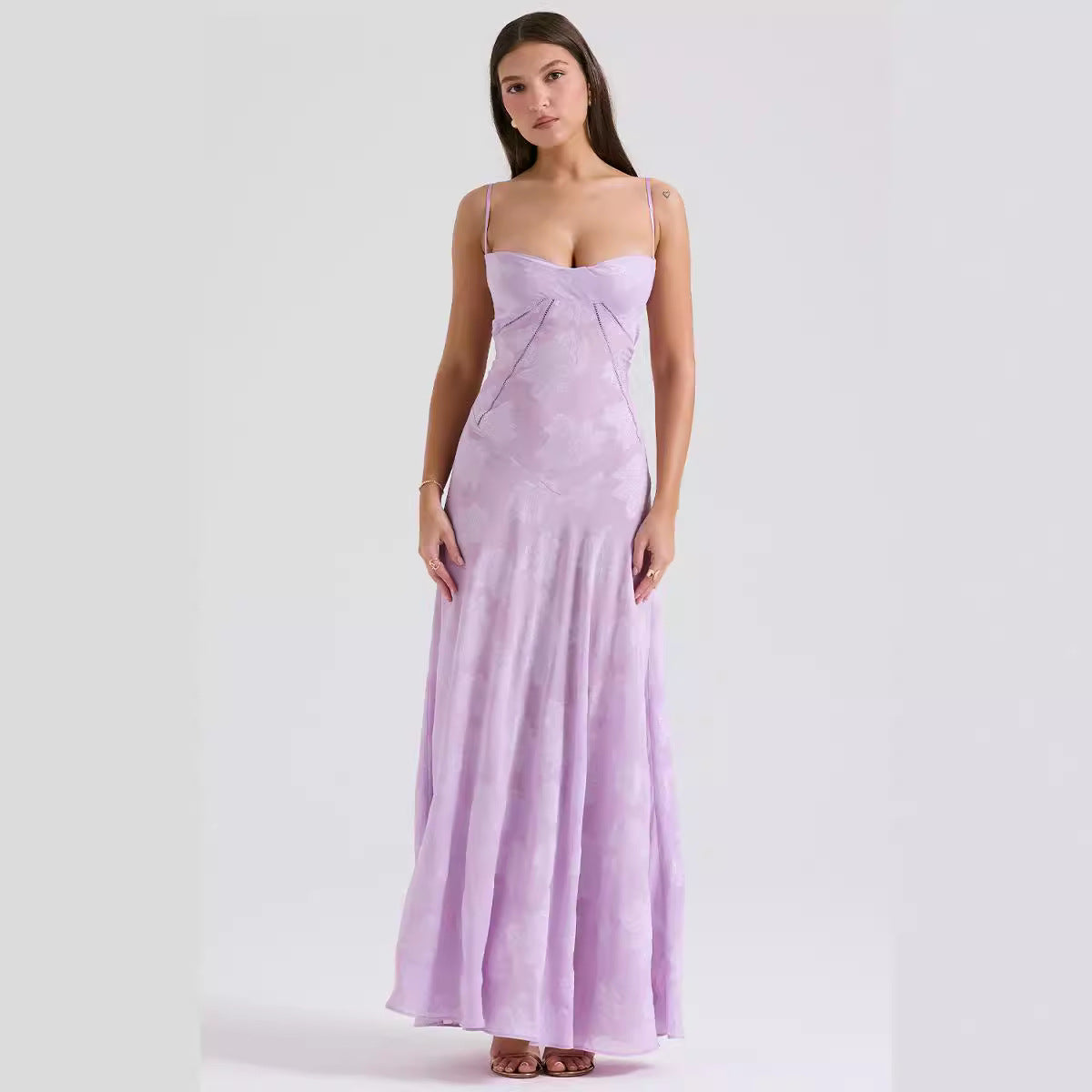 Dame Aftenkjole – Chiffon – Slank Pasform – Spaghettistropper – Broderet Design
