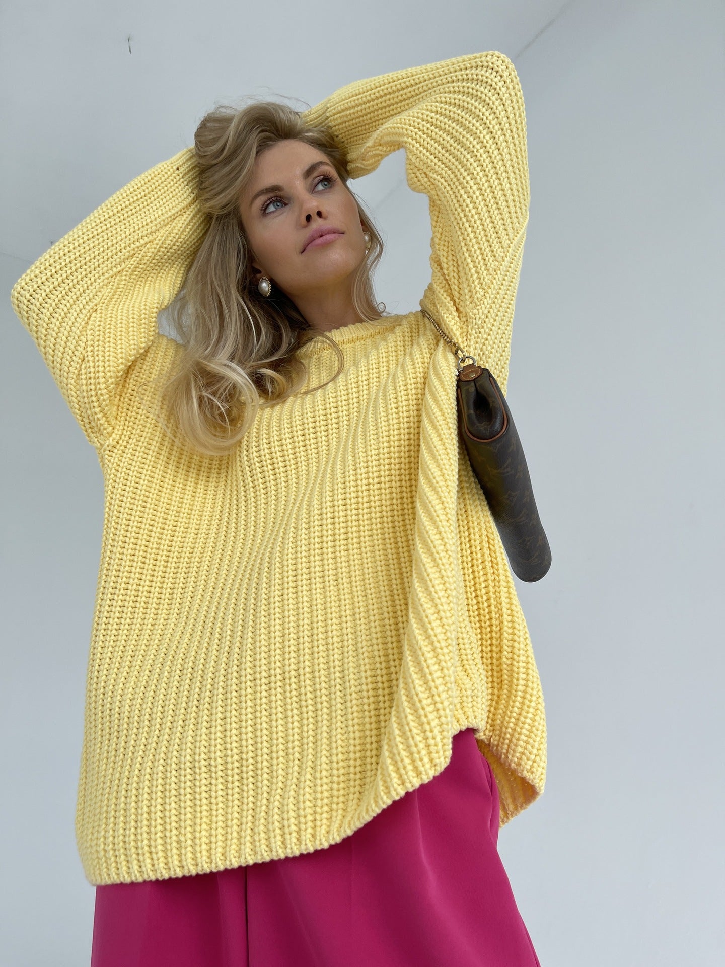 Women's Knit Sweater – Oversized Fit – Ribbed Texture – Relaxed Round Neck
