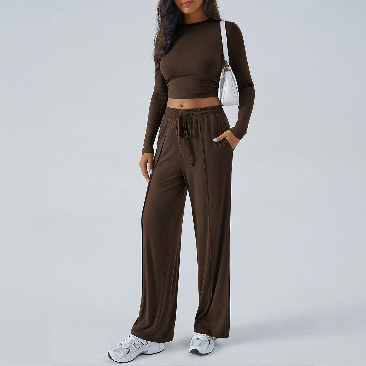 Dame sæt – Slim fit crop top med lange ærmer og højtaljede vide bukser