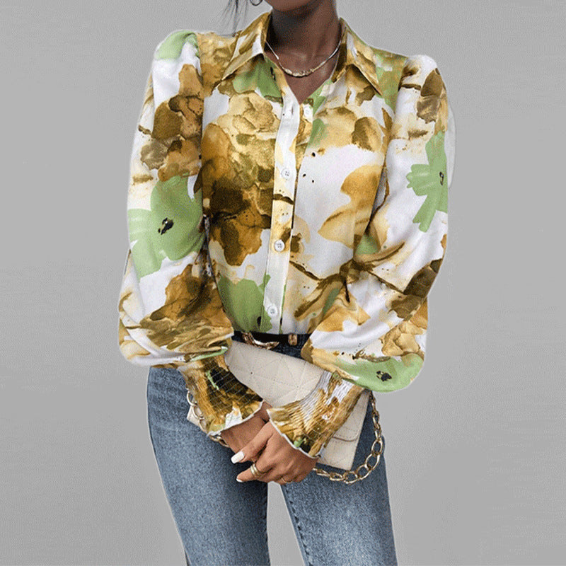 Dame Skjorte – Oversize Pasform – Flæseærmer – Blomsterprint – Smockede Manchetter