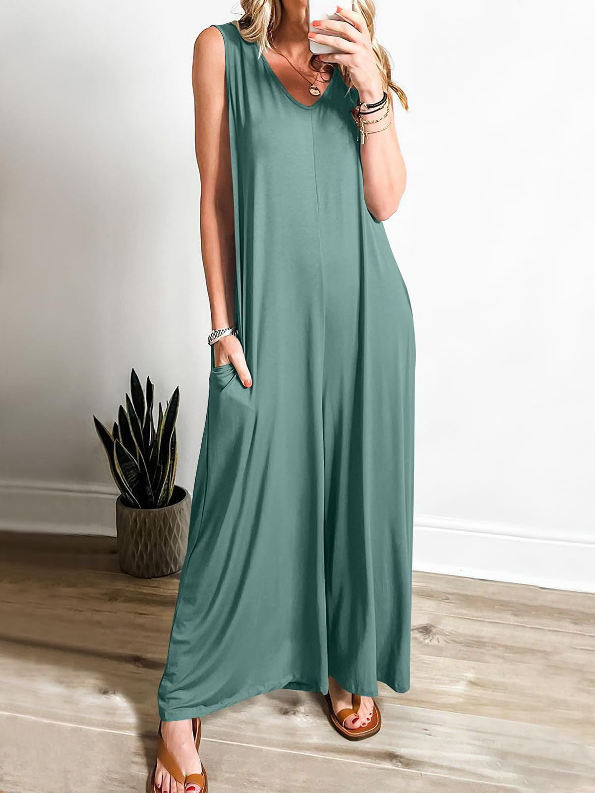 Women's Maxi Dress – Sleeveless V-neck – Soft Knit – A-line with Side Pockets