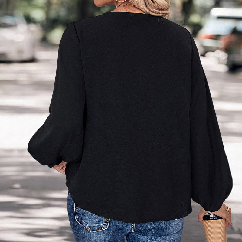 Damebluse – Løs Pasform – V-Hals – Lange Puffærmer – Kontrast Panel