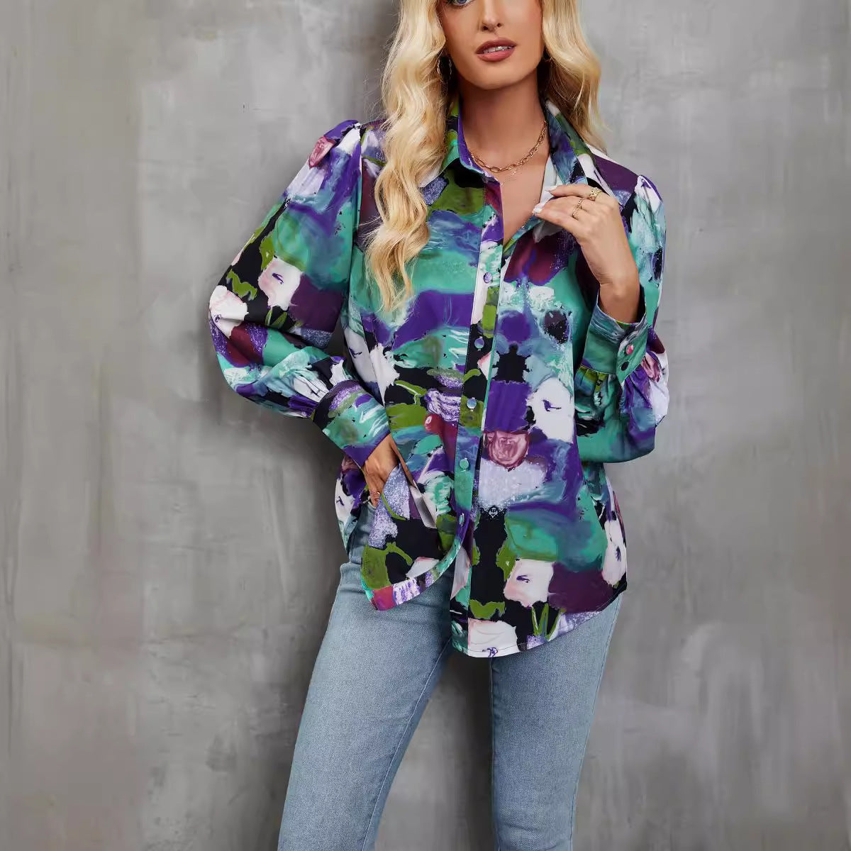 Dame Skjorte – Afslappet Pasform – Blomstret Print – Let Bomuld – Knaplukning