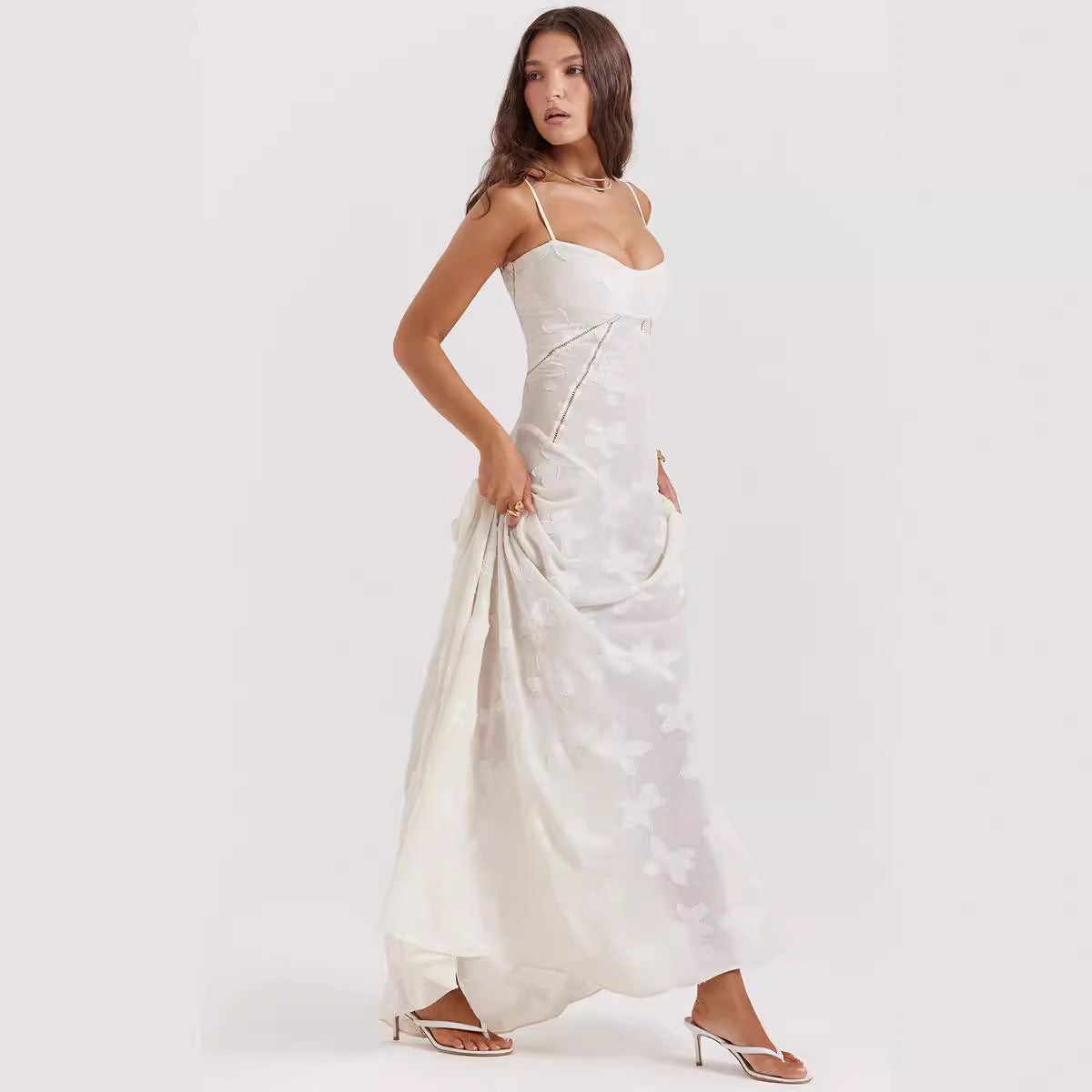 Dame Aftenkjole – Chiffon – Slank Pasform – Spaghettistropper – Broderet Design