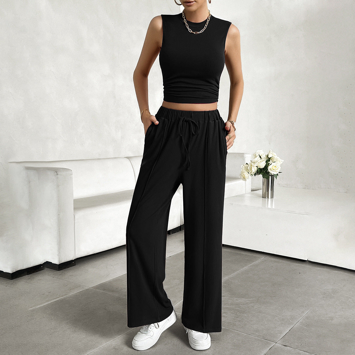 Dame Sæt – Ærmeløs Crop Top – Bredbenede Bukser – Let og Åndbar Komfort