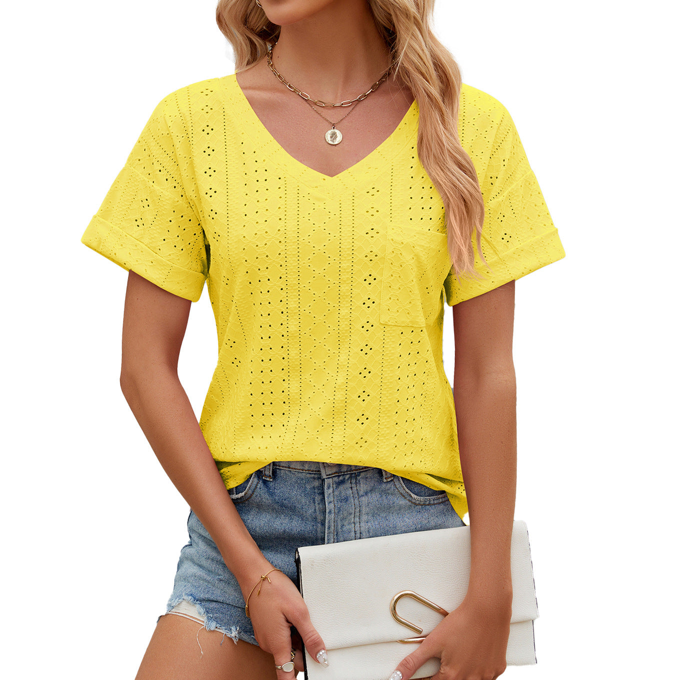 Women's T-shirt – Relaxed Fit – V-neck – Eye-catching Pattern – Light and Breathable