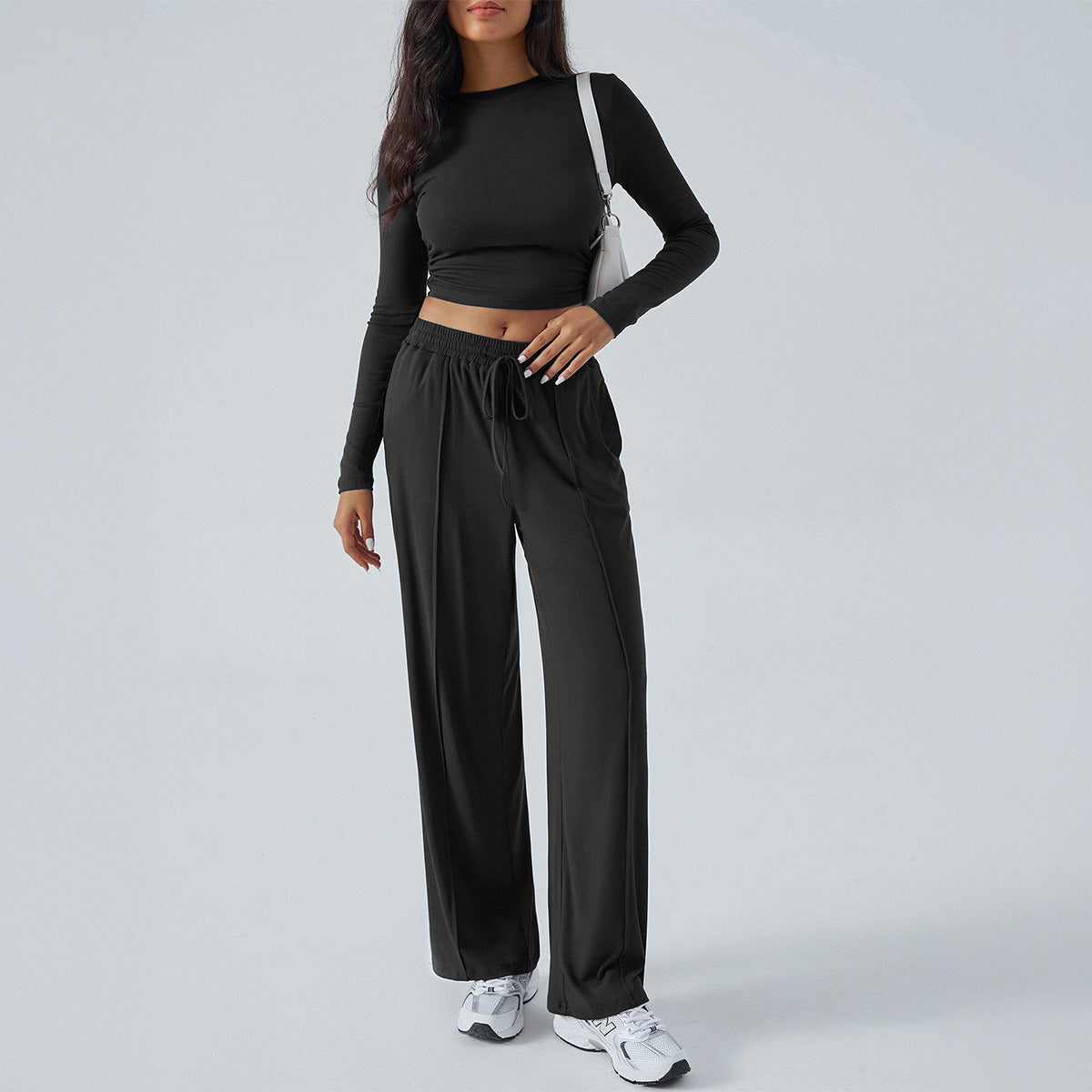 Dame sæt – Slim fit crop top med lange ærmer og højtaljede vide bukser