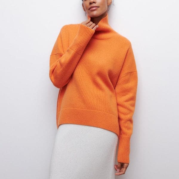 Dame Rullekrave Sweater - Oversized Pasform - Blød Strik - Korte Ærmer