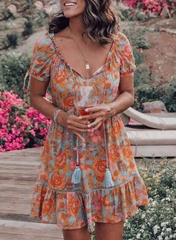 Dame Sommerkjole - V-hals - Korte Pufærmer - Fit & Flare - Blomsterprint - Rynket Kant