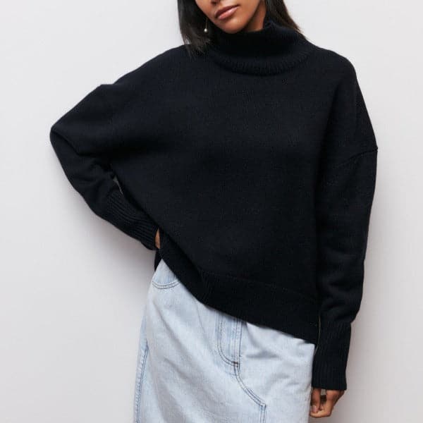Dame Rullekrave Sweater - Oversized Pasform - Blød Strik - Korte Ærmer