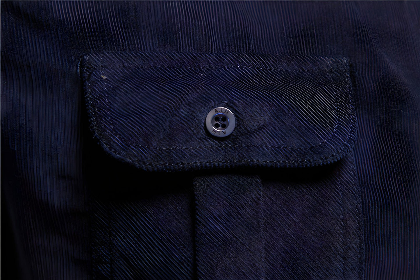 Men's Shirt - Button Closure - Long Sleeved - Chest Pockets - Classic Collar