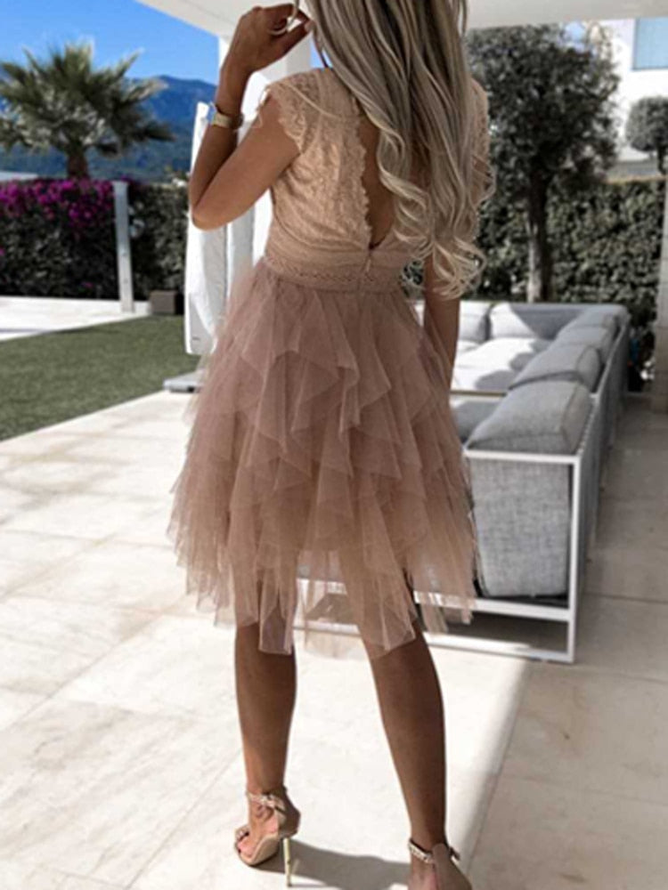 Dame Kjole - Ærmeløs V-hals - Blonde Overdel - Flæselag Tylskørt - Elegante Festlook
