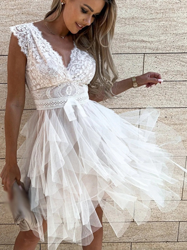 Dame Kjole - Ærmeløs V-hals - Blonde Overdel - Flæselag Tylskørt - Elegante Festlook