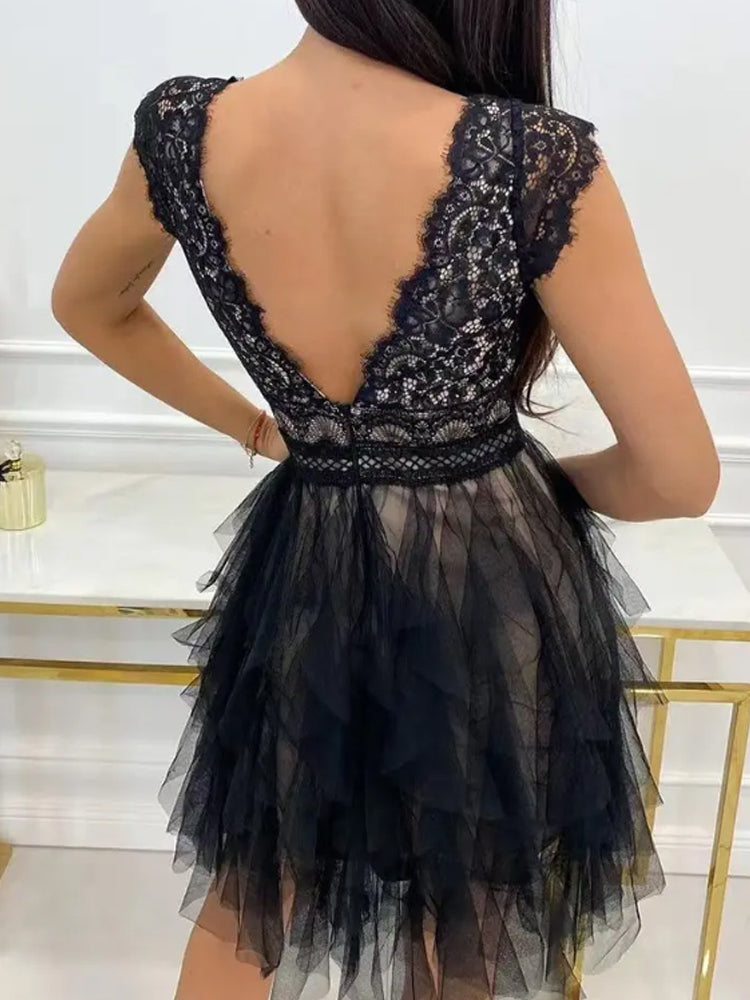 Dame Kjole - Ærmeløs V-hals - Blonde Overdel - Flæselag Tylskørt - Elegante Festlook