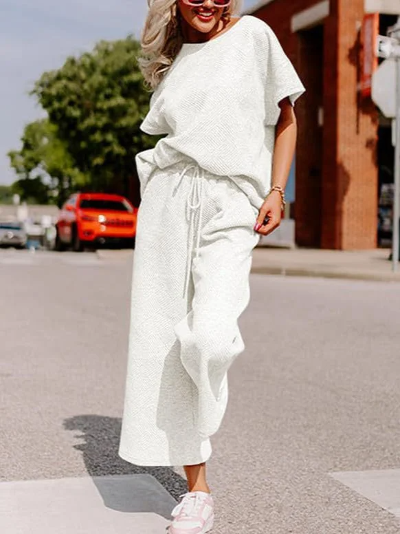Women's Two-Piece Set – Relaxed Fit – Soft Knit – T-shirt with Wide Pants