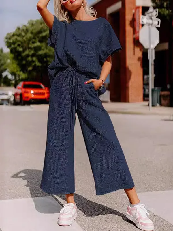 Women's Two-Piece Set – Relaxed Fit – Soft Knit – T-shirt with Wide Pants