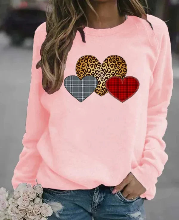 Women's Sweatshirt – Loose Fit – Long Sleeves – Soft Cozy Texture – Heart Print