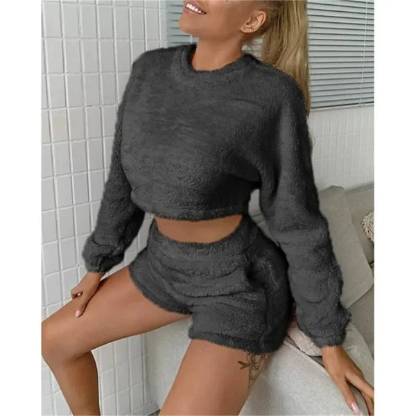 Women's Loungewear Set – Cropped Long-Sleeve Top – High-Waisted Shorts in Soft Fleece