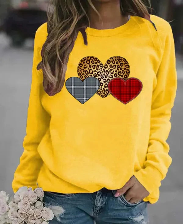 Women's Sweatshirt – Loose Fit – Long Sleeves – Soft Cozy Texture – Heart Print