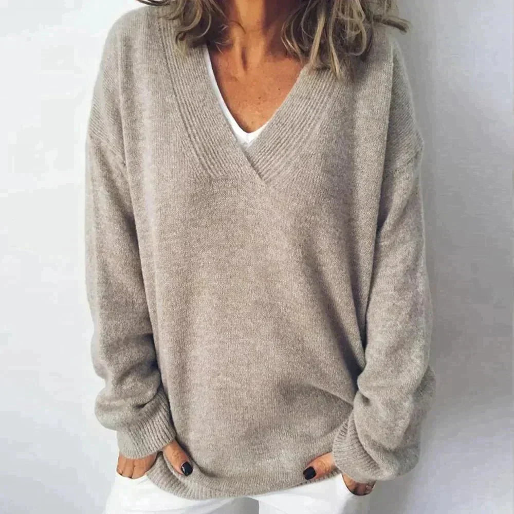 Women's Knit Sweater - Oversized Fit - V-Neck - Soft Wool Blend - Long Sleeves