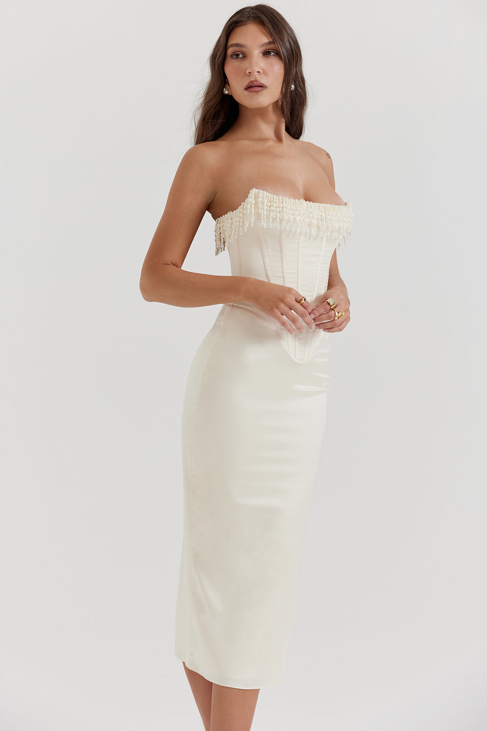 Dame Stropløs Kjole – Satin – Figursyet – Snørelukning – Frynser – Slids – Midi