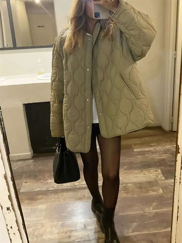 Women's Quilted Jacket - Relaxed Fit - Lightweight Padded - Button Closure