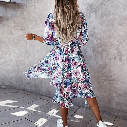 Dame Midikjole – Blomstret Print – V-Hals med Knapper – Elastisk Talje – 3/4 Ærmer