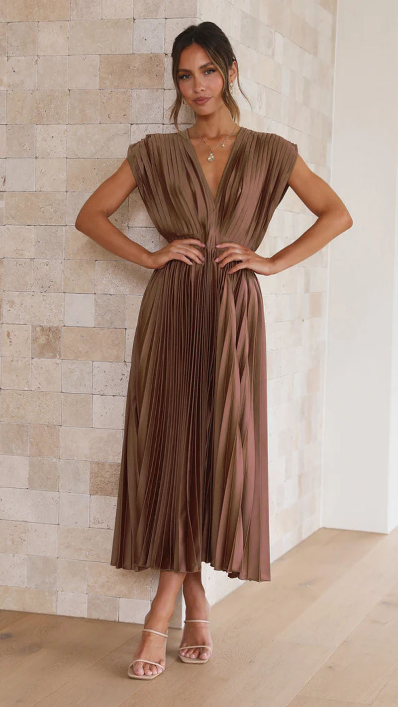 Dame Maxi Kjole - Elegant V-Hals - Plisseret Design - Flatterende Taljesnit