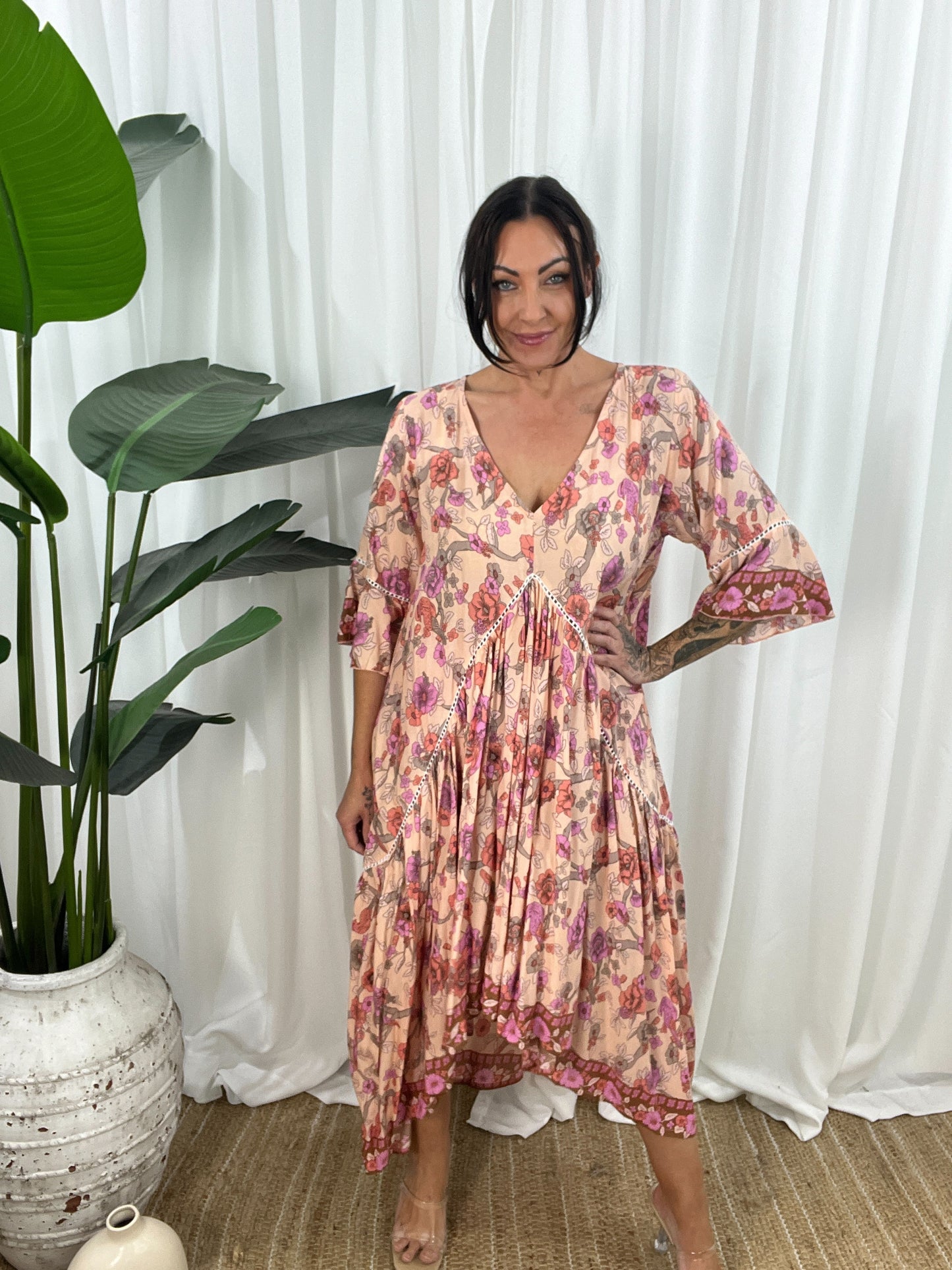 Dress for Women - Loose Fit - V-neck - Elbow-length Sleeves - Asymmetric Hem - Animal Print