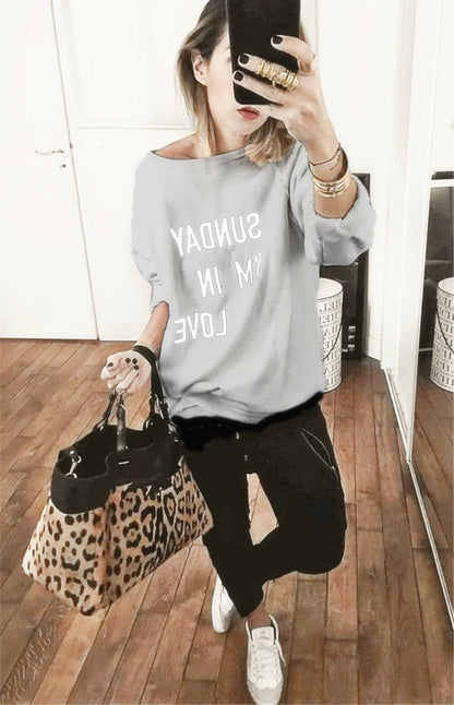 Women's Sweatshirt – Oversized Fit – Soft Cotton – Slogan Print – Long Sleeves