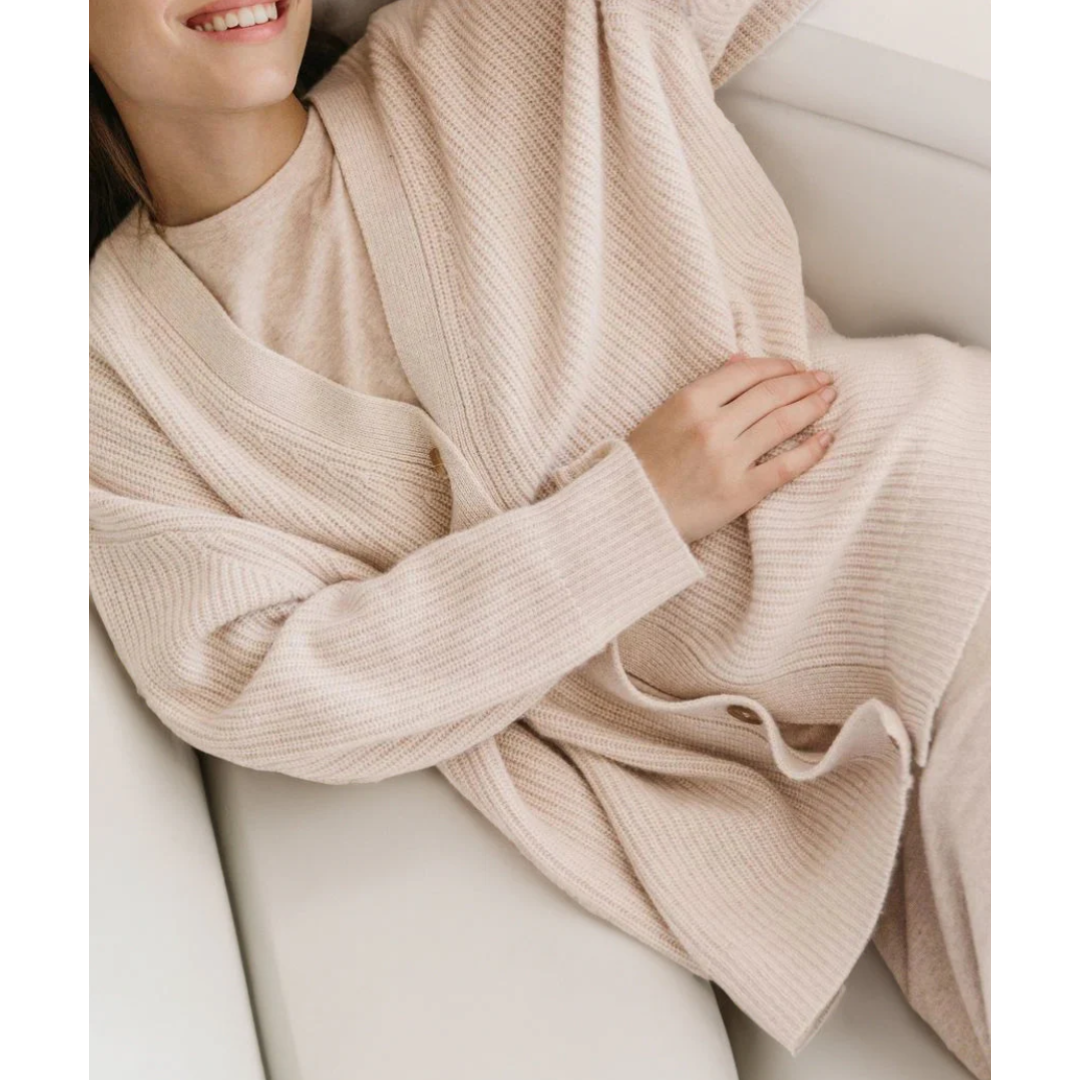 Women's Long Knitted Cardigan – Relaxed Fit – Ribbed Texture – V-Neck – Button Closure