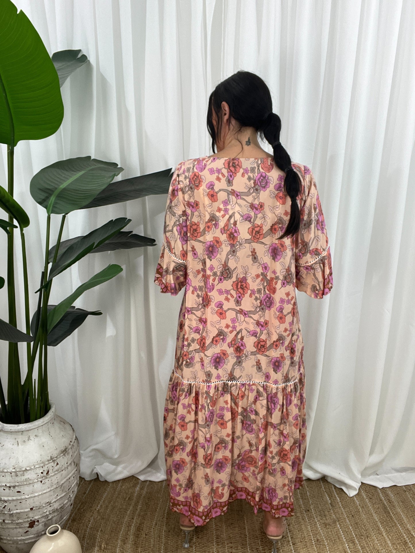 Dress for Women - Loose Fit - V-neck - Elbow-length Sleeves - Asymmetric Hem - Animal Print