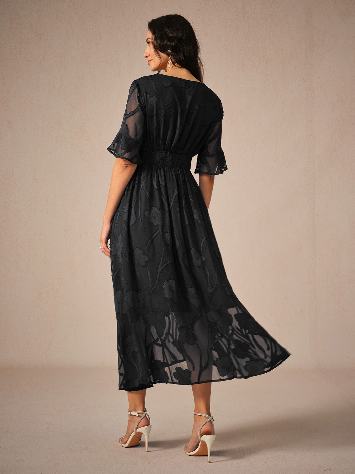 Women's Maxi Dress – Elegant Fit – Floral Lace – V-Neck – Ruffle Sleeves
