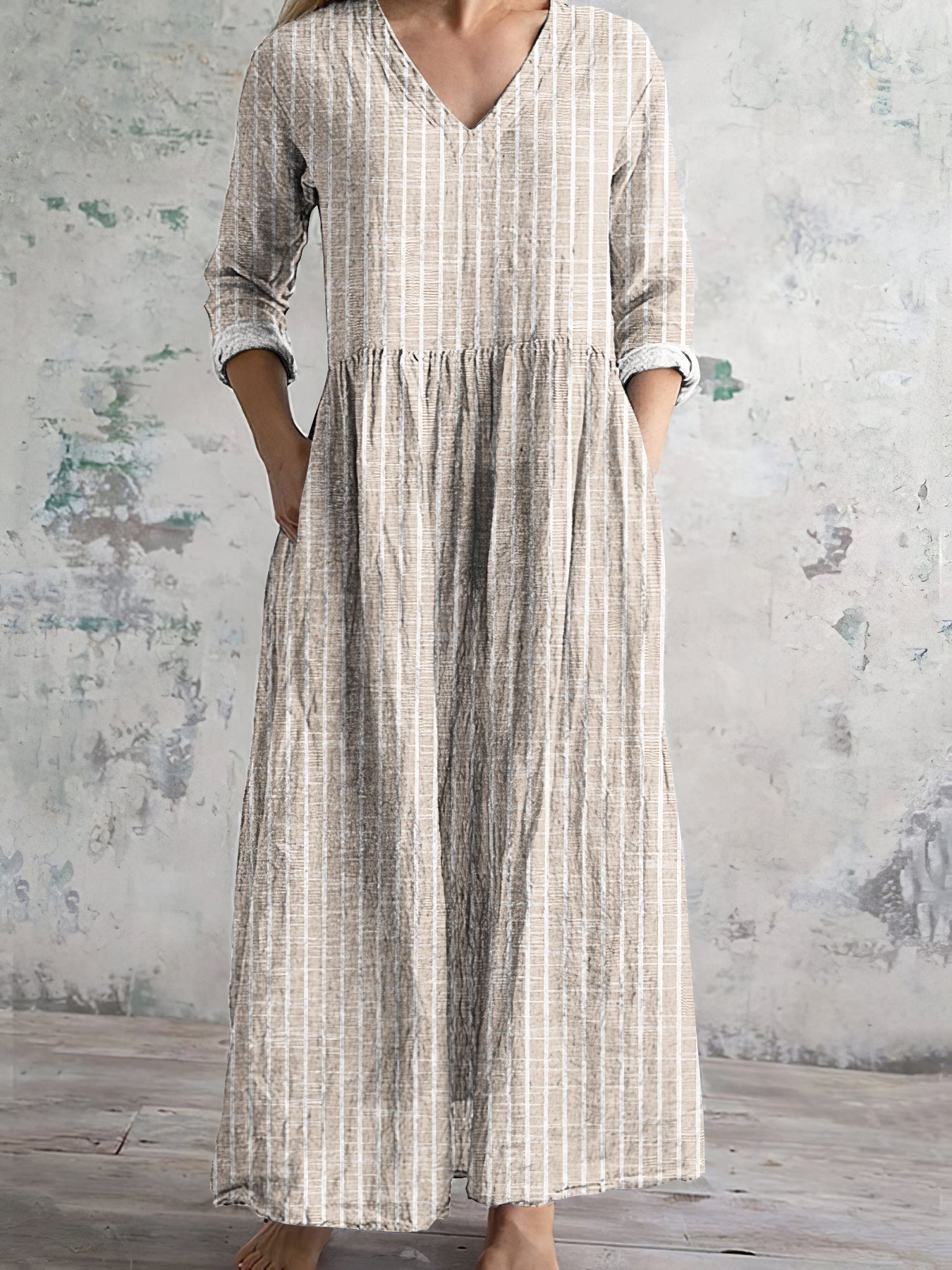 Dress for Women – Maxi Length – Relaxed Fit – Natural Fibers – Striped – V-Neck – Long Sleeves – With Pockets