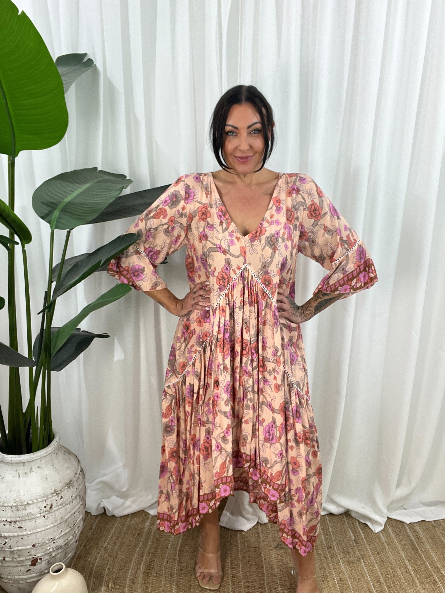 Dress for Women - Loose Fit - V-neck - Elbow-length Sleeves - Asymmetric Hem - Animal Print