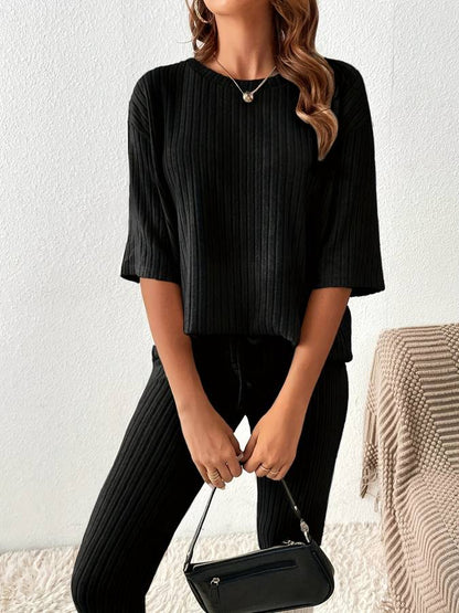 Dame Loungewear Sæt - Ribbet Strik - Oversize T-shirt & Tætsiddende Leggings